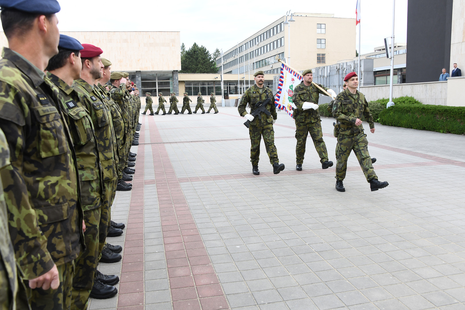 Den vítězství: připomínka svobody i závazku ji chránit