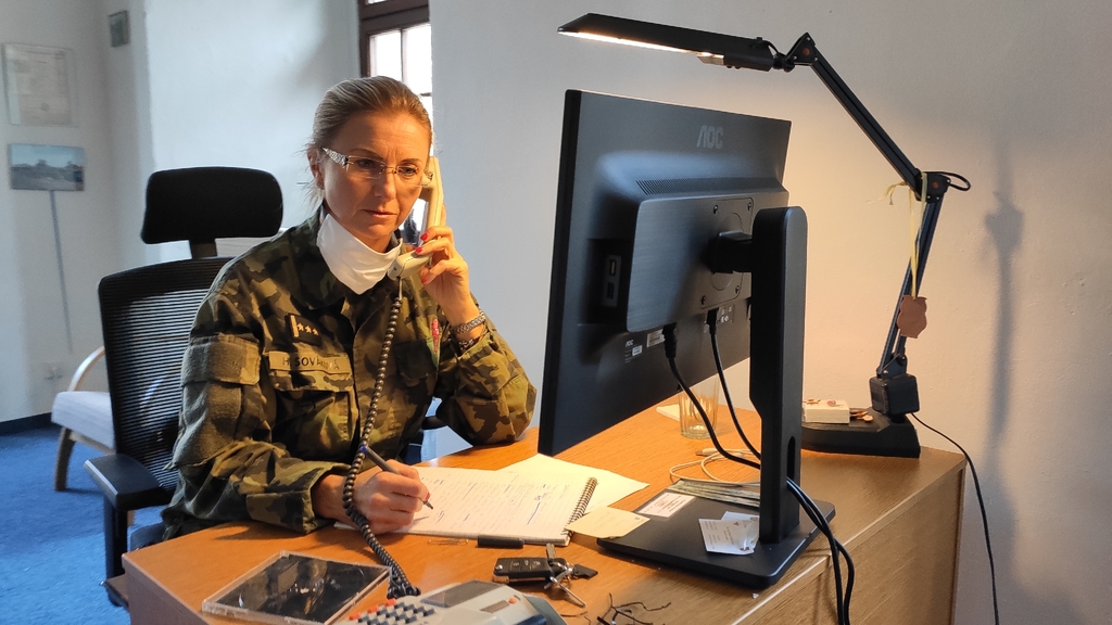 Armáda spustila linku pomoci, telefonovat může i veřejnost