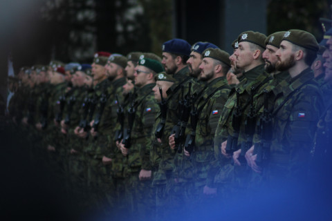 Slavnostní vojenská přísaha: závazek chránit republiku