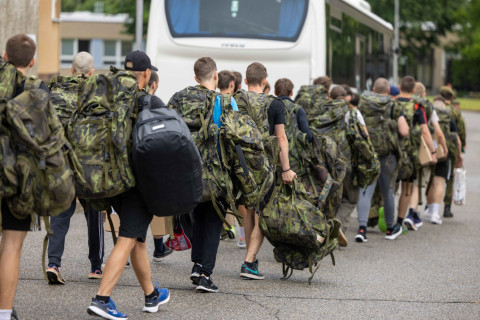 Rekordní nástup ve Vyškově: 821 nových vojáků zahájilo základní přípravu